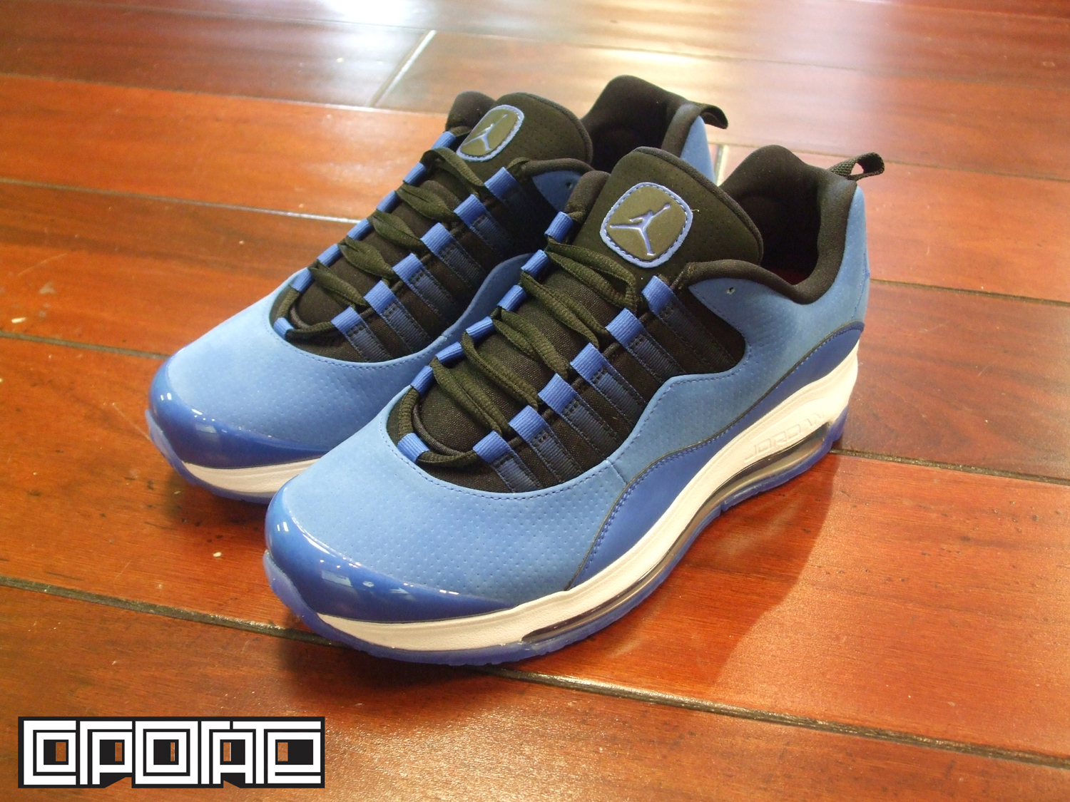 Jordan CMFT Air Max 10 LTR Royal White Black Air Jordans 