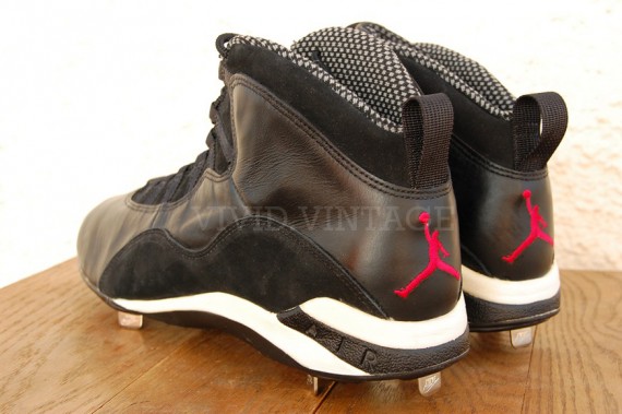 air-jordan-x-cleat-00 Michael Jordan Game Worn Air Jordan X Cleats