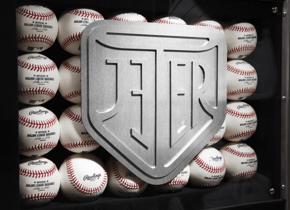 Jeter_Signature_Case_05_low Derek Jeter DJ3K Signature Shoe Trunk