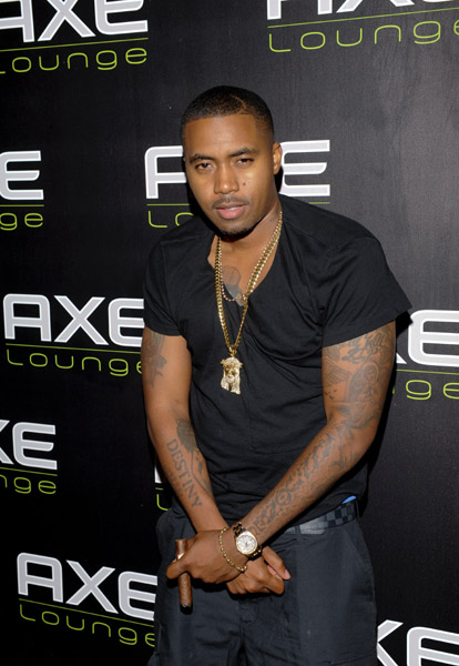 nas-hosts-final-night-of-the-hamptons-season-at-axe-lounge-01 Nas Wears Air Jordan XI Black/Varsity