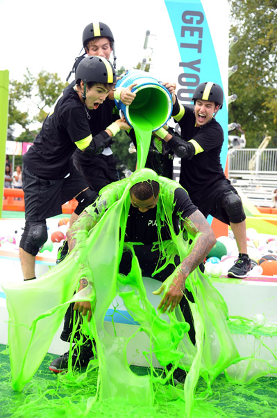 worldwide-day-of-play-00 Carmelo Anthony, Chris Paul & Dwyane Wade: Nickelodeon Worldwide Day Of Play