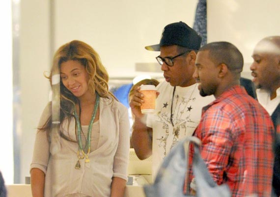 celeb-kanye-and-jay-z-in-nyc-summary Kanye West and Jay Z Wearing Air Jordans While Shopping