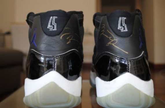 air-jordan-xi-space-jam-autographed-game-worn-45-samples-05 Air Jordan XI: Autographed & Game Worn 45 Space Jams