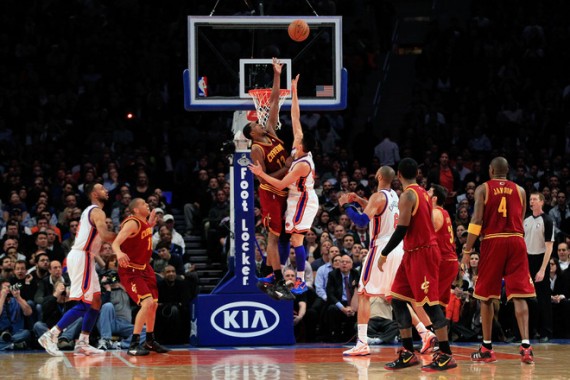 Cleveland Cavaliers v New York Knicks NBA Jordans on Court: Jared Jeffries Wears Air Jordan VIII Orange Blaze