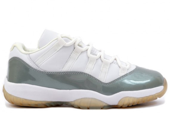the-daily-jordan-air-jordan-xi-low-wmns-white-metallic-silver-2001-05 The Daily Jordan: Air Jordan XI Low WMNS White Metallic Silver 2001