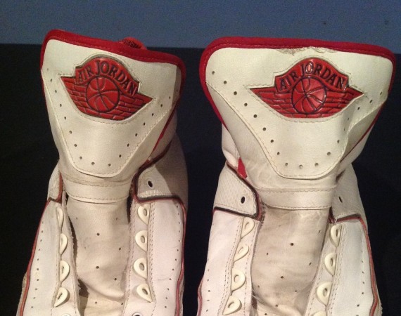 air-jordan-ii-1986-made-in-italy-og-00 Air Jordan II: 1986 Made in Italy OG White Red | Available on eBay