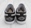 air-jordan-retro-v.1-black-wolf-grey-white-01