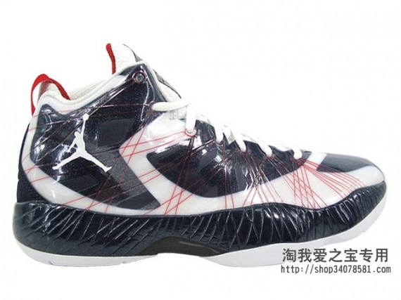 air-jordan-2012-lite-white-obsidian-varsity-red-00-570x427.jpg