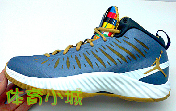 jordan-super-fly-rttg-blue-white-gold-07 Jordan Super Fly: RTTG Blue – Gold – White
