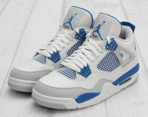 air-jordan-iv-military-arriving-in-stores-04 Air Jordan IV: Military Arriving in Stores