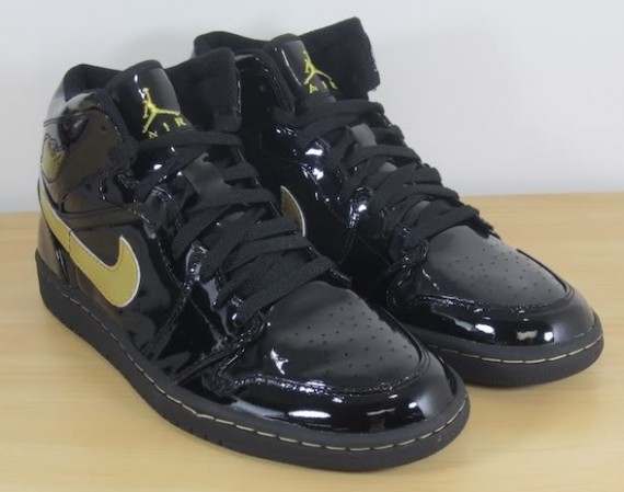 the-daily-jordan-air-jordan-1-black-metallic-gold-2003-05 The Daily Jordan: Air Jordan 1 Black Metallic Gold 2003