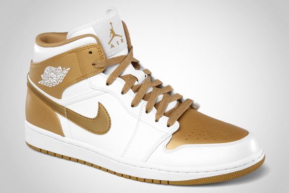 air-jordan-1-phat-white-metallic-gold-02 Air Jordan 1 Phat: White – Metallic Gold