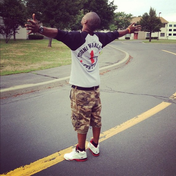 victor-cruz-wearing-air-jordan-v-fire-red Victor Cruz Wearing Air Jordan V Fire Red
