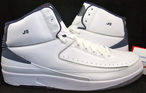 air-jordan-ii-juwan-howard-pe-08 Air Jordan II: Juwan Howard Mavs PE