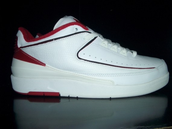 air-jordan-ii-low-white-varsity-red-2004-04 The Daily Jordan: Air Jordan II Low White Varsity Red 2004