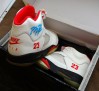 air-jordan-v-michael-jordan-pe-autograph-07
