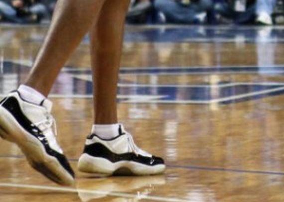 Derek Anderson Wears Air Jordan XI Low Concord PE