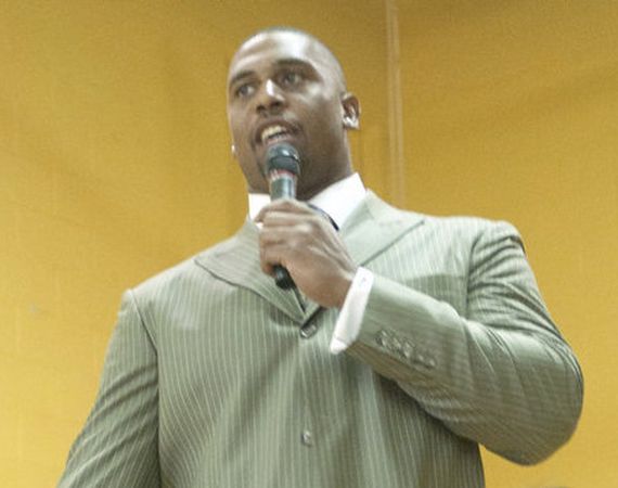 lamarr-woodley-back-to-school-charity-01 LaMarr Woodley Foundation Back to School Event