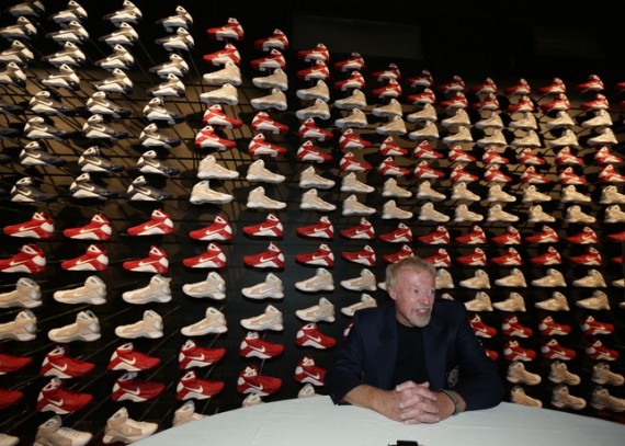 phil-knight-basketball-hall-of-fame Phil Knight Inducted to Basketball Hall of Fame
