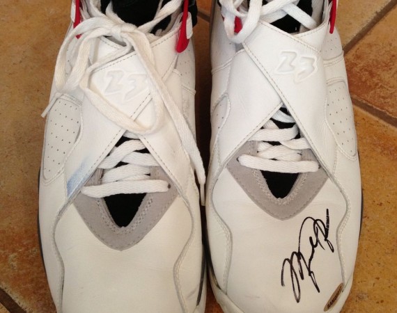 Air Jordan VIII: Bugs OG Autographed Game Worn