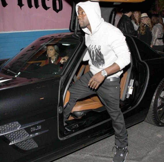 kevin-hart-wearing-air-jordan-iv-bred Kevin Hart Wearing Air Jordan IV Bred