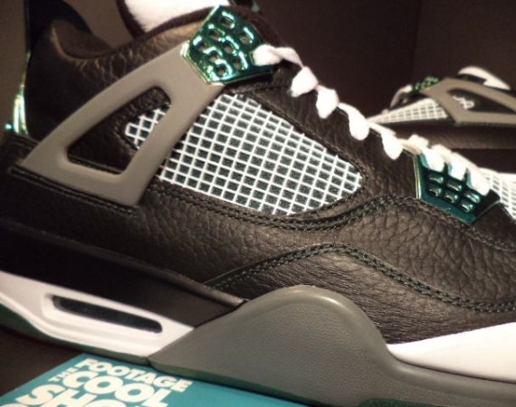 Air Jordan IV: Oregon Ducks Available on eBay Air Jordan IV: Oregon Ducks Available on eBay