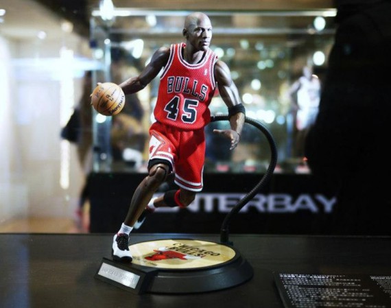 Michael Jordan Figurines by Enterbay Michael Jordan Figurines by Enterbay