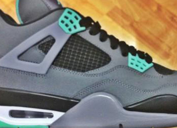 Air Jordan IV Retro “Green Glow”