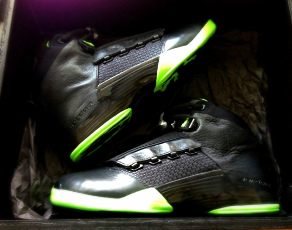 Air Jordan XVII: “28 Days of Flight” on eBay Air Jordan XVII: “28 Days of Flight” on eBay