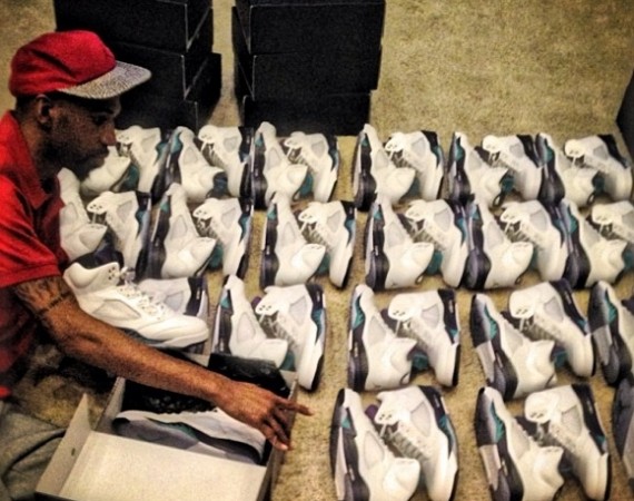 Rip Hamilton Shows Off Air Jordan V Grape Stock Rip Hamilton Shows Off Air Jordan V Grape Stock