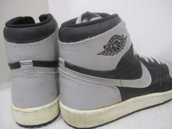 black and gray jordan 1