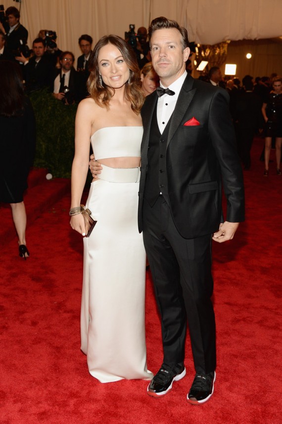 jason-sudeikis-in-air-jordan-xi-bred-at-