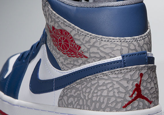 “True Blue” Air Jordan 1 Mid “True Blue” Air Jordan 1 Mid