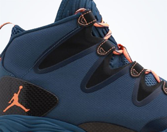 new release black jordans