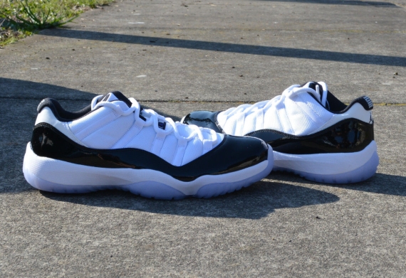 jordan 11 concord low size 9.5