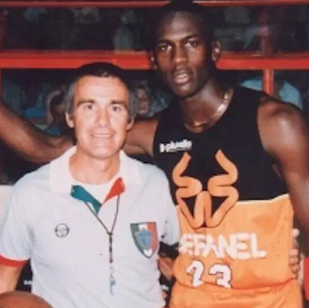 1985 exhibition game air jordan 1s