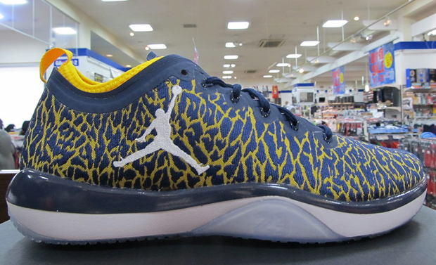 jordan university of michigan football trainer 2 flyknit training shoes